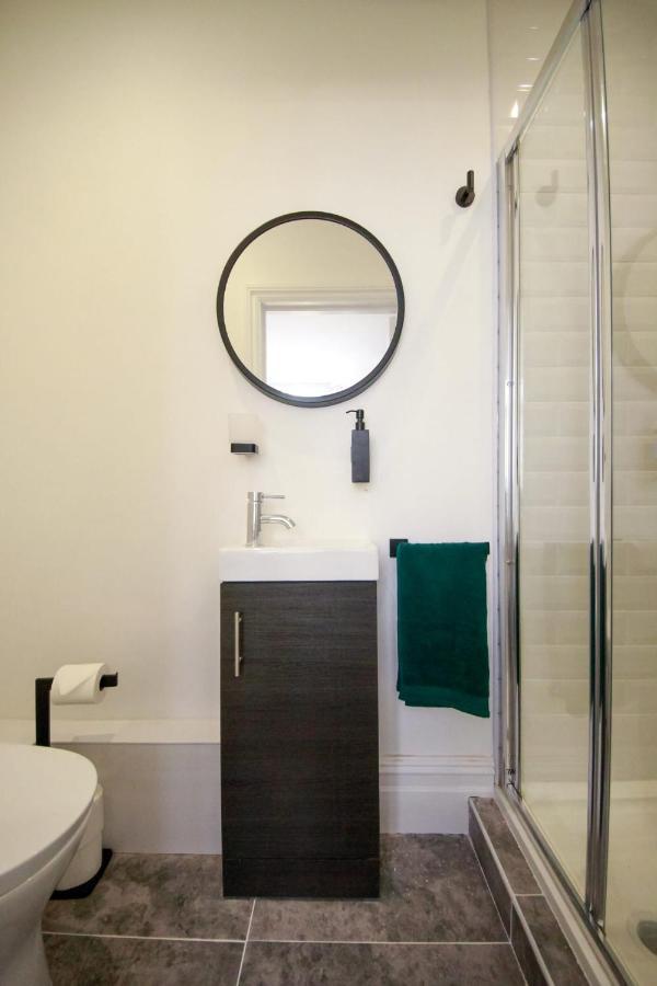 Bay City Studio Apartments By Staying-Away Cardiff Bagian luar foto