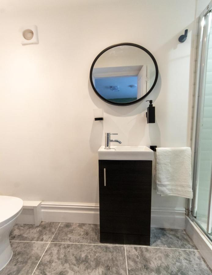 Bay City Studio Apartments By Staying-Away Cardiff Bagian luar foto
