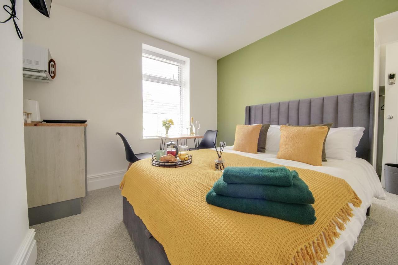 Bay City Studio Apartments By Staying-Away Cardiff Bagian luar foto